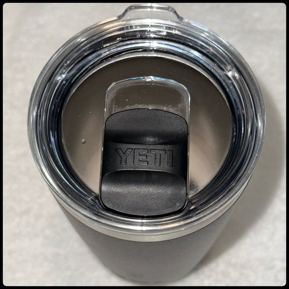 π₯π§YETI Black Stainless Steel 20oz Tumbler with Lid. One Owner. A- condition. ππΌ - Picture 7 of 16
